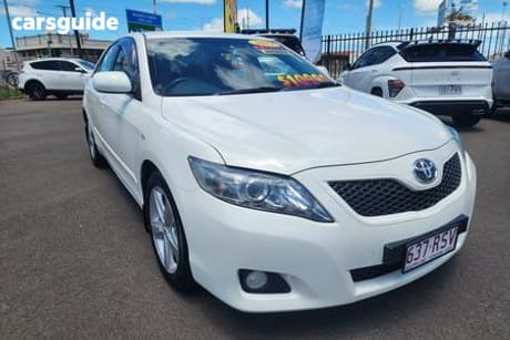 White 2011 Toyota Camry Sedan Touring Se