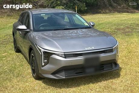 Grey 2025 Kia K4 Hatchback Sport