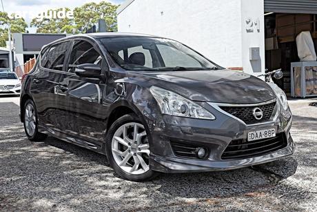 Grey 2013 Nissan Pulsar Hatchback Sss