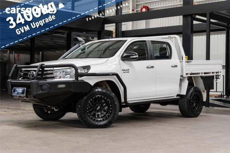 White 2016 Toyota Hilux Dual Cab Chassis Sr (4X4)