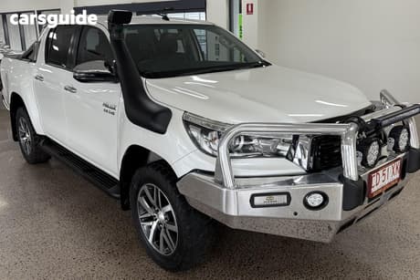 White 2019 Toyota Hilux Double Cab Pick Up Sr5 (4X4)