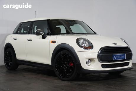 White 2015 Mini Cooper Hatchback One 5D Hatch