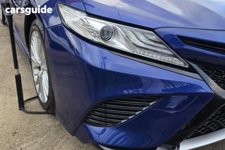 Blue 2018 Toyota Camry Sedan Ascent (Hybrid)