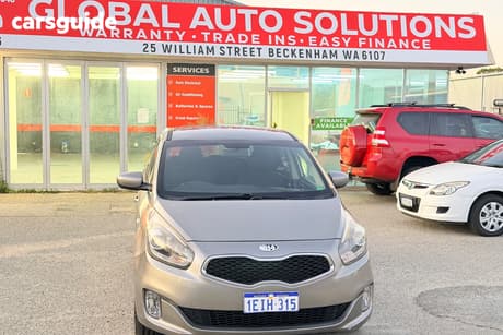 Grey 2013 Kia Rondo Wagon Platinum