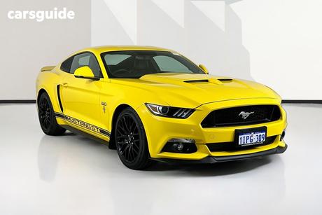 Yellow 2017 Ford Mustang Coupe Fastback Gt 5.0 V8
