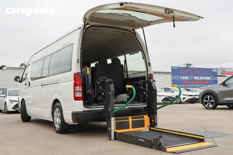 White 2018 Toyota HiAce Bus Commuter (12 Seats)