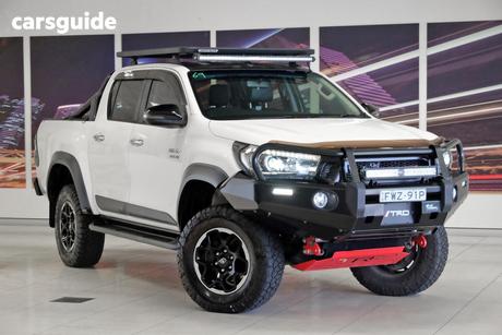 White 2017 Toyota Hilux Dual Cab Utility Sr5 (4X4)