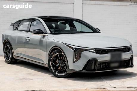 Green 2025 Kia K4 Hatchback Gt-Line