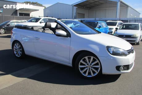 White 2014 Volkswagen Golf Cabriolet 118 Tsi