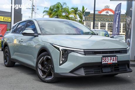 Green 2025 Kia K4 Sedan Sport