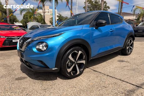 Blue 2021 Nissan Juke Hatchback St-L
