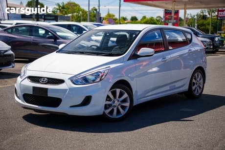 White 2018 Hyundai Accent Hatchback Sport