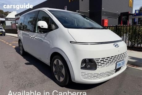 White 2023 Hyundai Staria Wagon