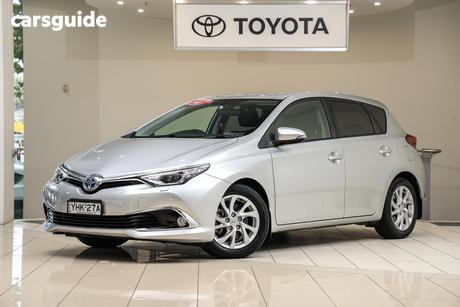Silver 2017 Toyota Corolla Hatchback Hybrid