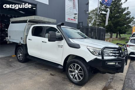 White 2015 Toyota Hilux Dual Cab Utility Sr5 (4X4)