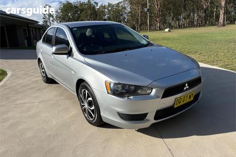 Silver 2013 Mitsubishi Lancer Sedan Es