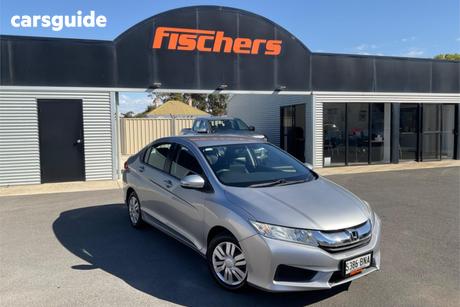 Silver 2016 Honda City Sedan Vti