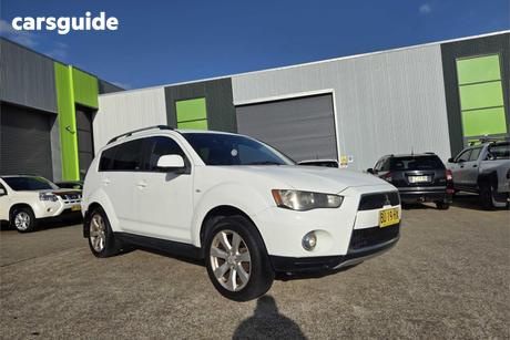 White 2011 Mitsubishi Outlander Wagon Ls (Fwd)