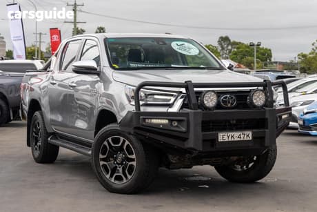 Silver 2023 Toyota Hilux Double Cab Pick Up Sr5 (4X4)