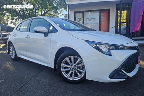 White 2024 Toyota Corolla Hatchback Ascent Sport + Convenience Pk