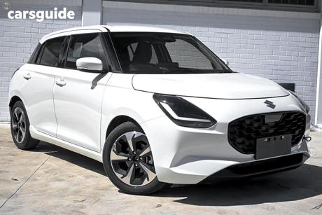 White 2025 Suzuki Swift Hatchback Hybrid Glx