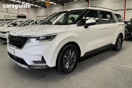 White 2023 Kia Carnival Wagon S