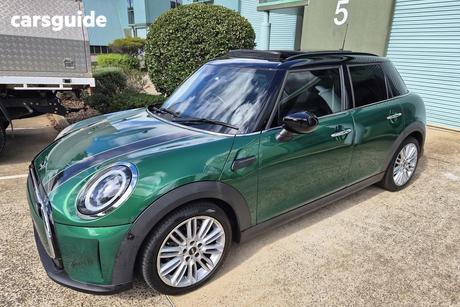 Green 2022 Mini Cooper Hatchback Classic Plus 5D Hatch