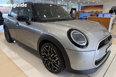 Silver 2025 Mini Cooper Hatch S FAVOURED F