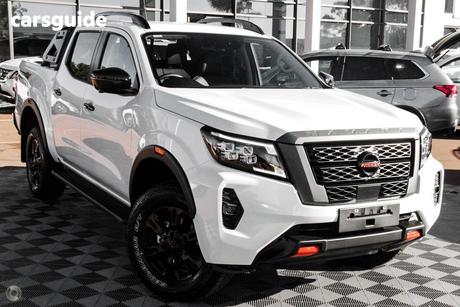 White 2025 Nissan Navara Dual Cab Pick-up Pro-4X (4X4)