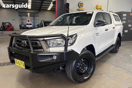 White 2021 Toyota Hilux Double Cab Pick Up Sr (4X4)