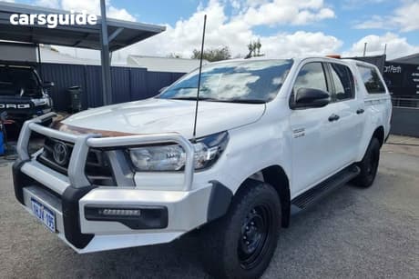 White 2021 Toyota Hilux Double Cab Pick Up Sr (4X4)
