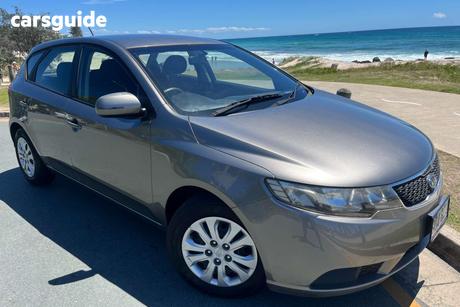 Brown 2011 Kia Cerato Hatchback S