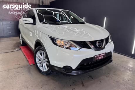 White 2017 Nissan Qashqai Wagon St (4X2)