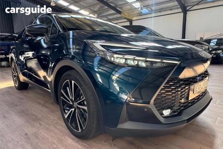 Green 2025 Toyota C-HR Wagon Koba Hybrid