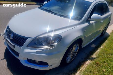 White 2013 Suzuki Kizashi Sedan Sport Awd