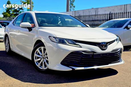 White 2018 Toyota Camry Sedan Ascent