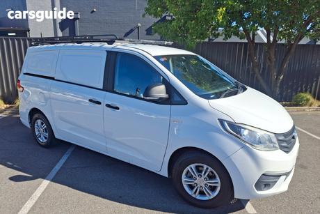 White 2021 LDV G10+ Van Barn Door