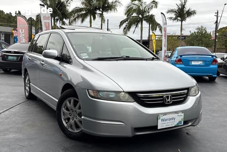 Silver 2004 Honda Odyssey Wagon Luxury