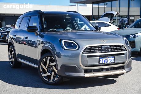 Green 2025 Mini Countryman Wagon C Favoured (Mhev)
