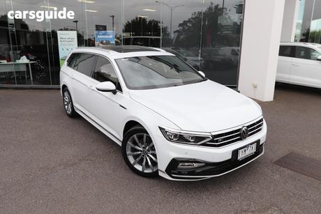 White 2023 Volkswagen Passat Wagon 162Tsi Elegance (Restr Feat)
