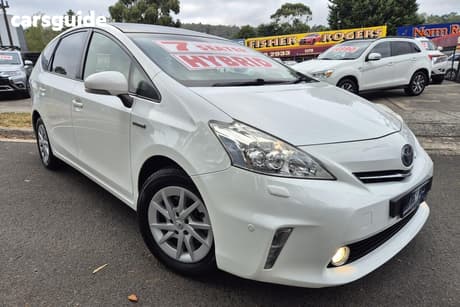 White 2014 Toyota Prius V Wagon I-Tech