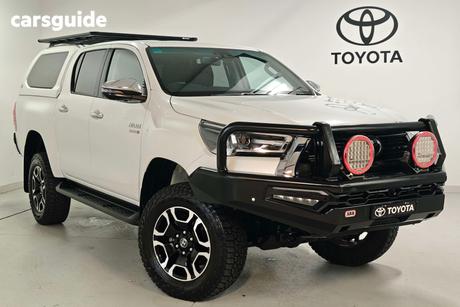 White 2023 Toyota Hilux Double Cab Chassis Sr5 (4X4)