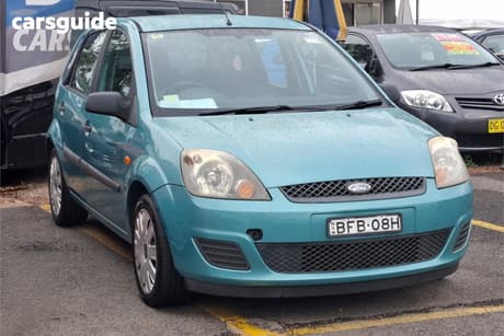 Green 2007 Ford Fiesta Hatchback Lx