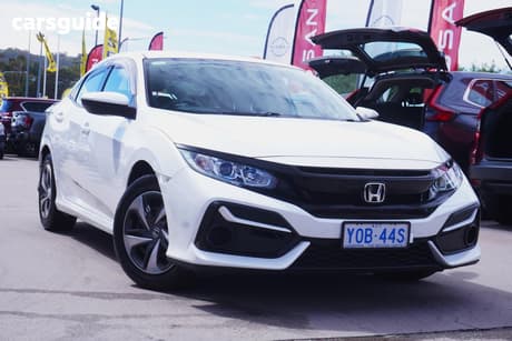 White 2019 Honda Civic Hatchback Vti