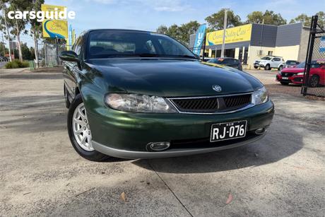 Green 2002 Holden Calais Sedan