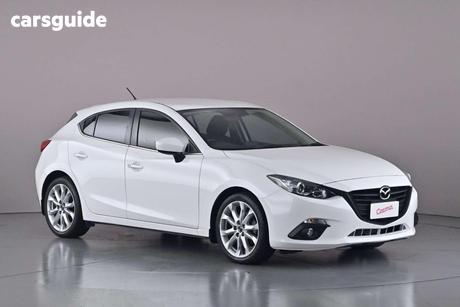 White 2015 Mazda 3 Hatchback Sp25