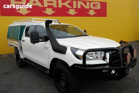 White 2020 Toyota Hilux Ute Tray SR