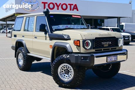 Beige 2024 Toyota Landcruiser Wagon Lc76 Gxl + Diff Locks