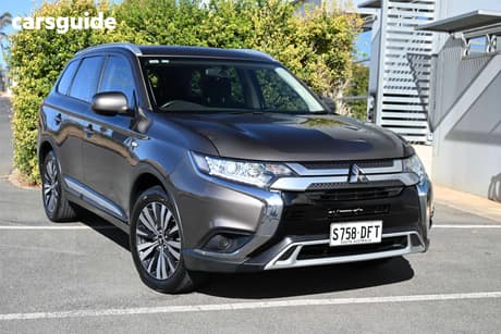 Brown 2018 Mitsubishi Outlander Wagon Es 7 Seat (Awd)