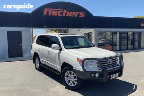 White 2015 Toyota Landcruiser Wagon Sahara (4X4)